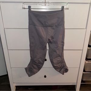 Lululemon Grey Cropped Leggings